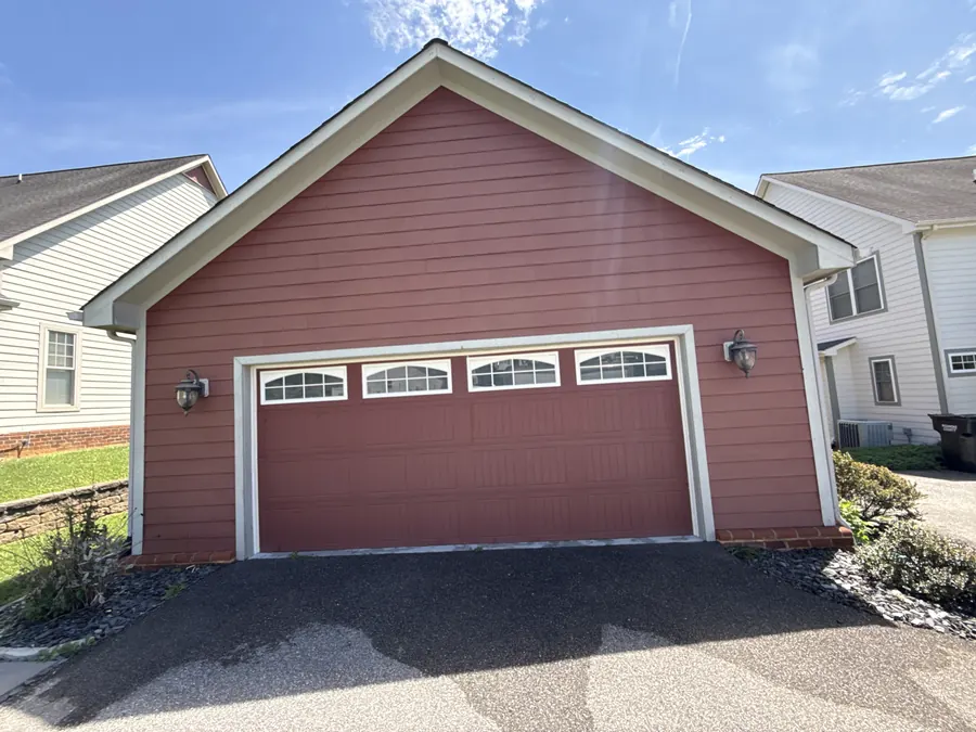 Cleaned garage elevation and driveway in Vinton, VA