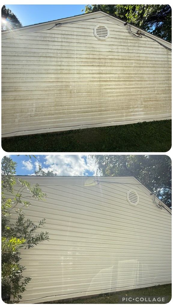 house washing in moneta, va
house washing in smith mountain lake 
house washing in roanoke, va