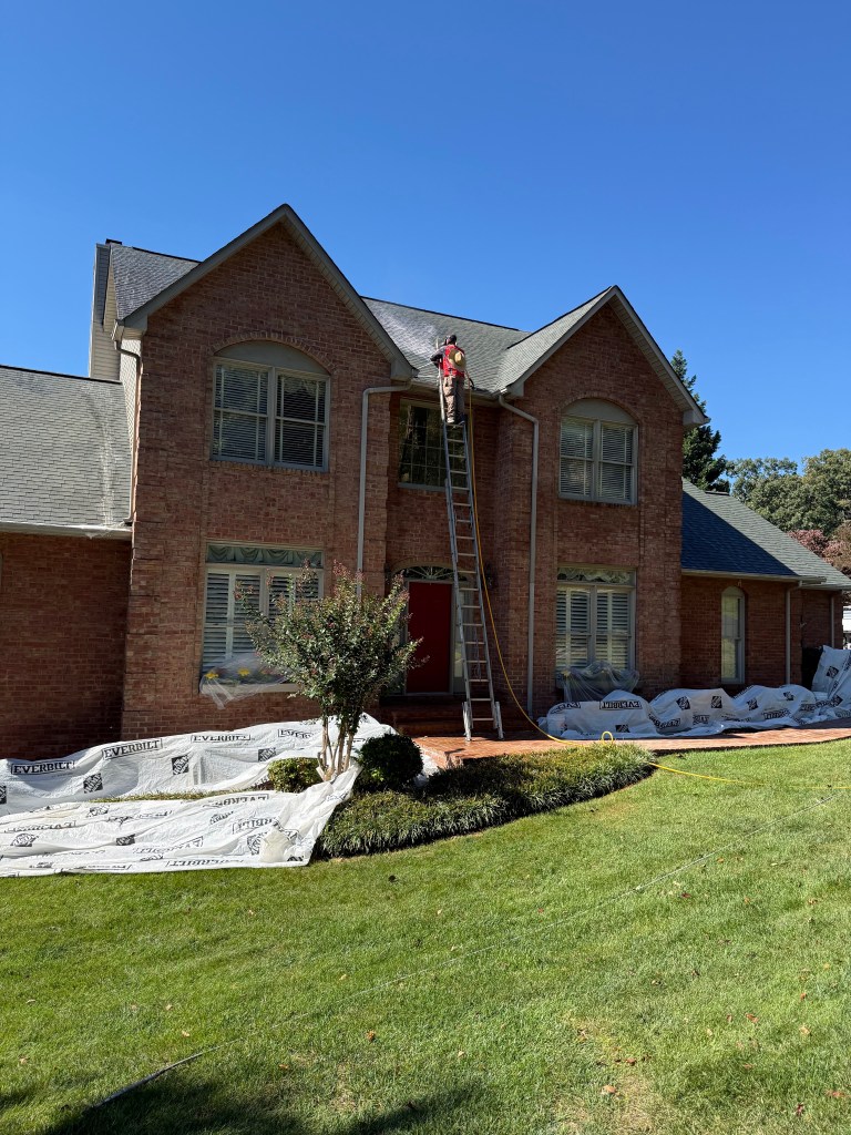 roof cleaning in Moneta VA roof cleaning in Smith Mountain Lake