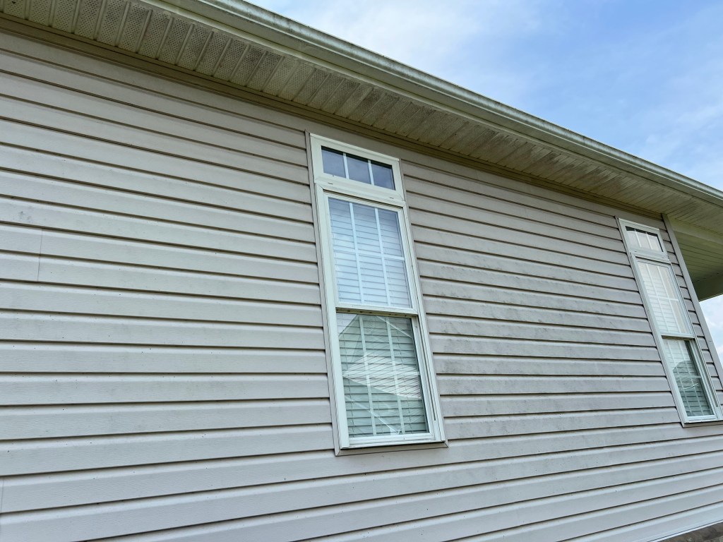 house washing in moneta, va
house washing in smith mountain lake 
house washing in roanoke, va